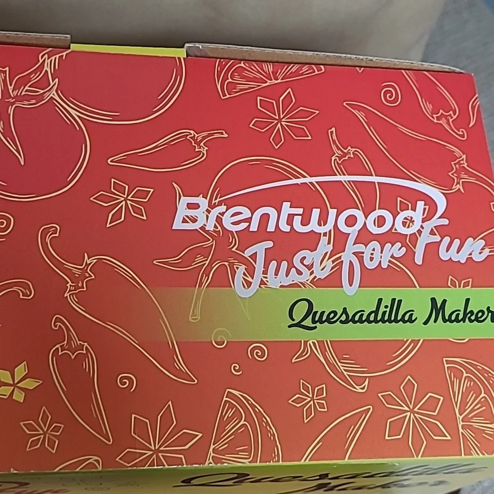 Brentwood Red Quesadilla Maker